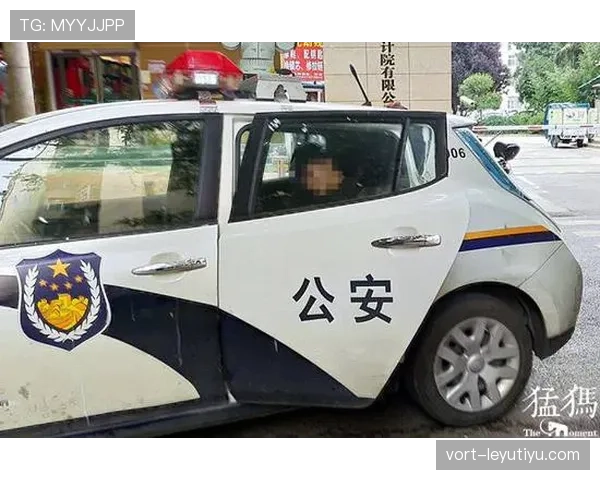 施洋连休息都这么有格调?是谁在他家厨房偷偷放豪车钥匙啊 施洋连休息都这么有格调?是谁在他家厨房偷偷放豪车钥匙啊